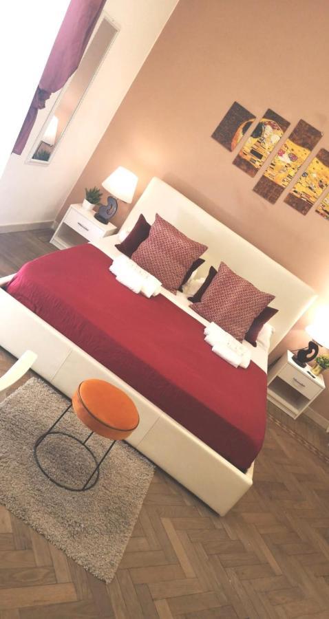 Bed and Breakfast Domus Luigi Leone II à Naples Extérieur photo