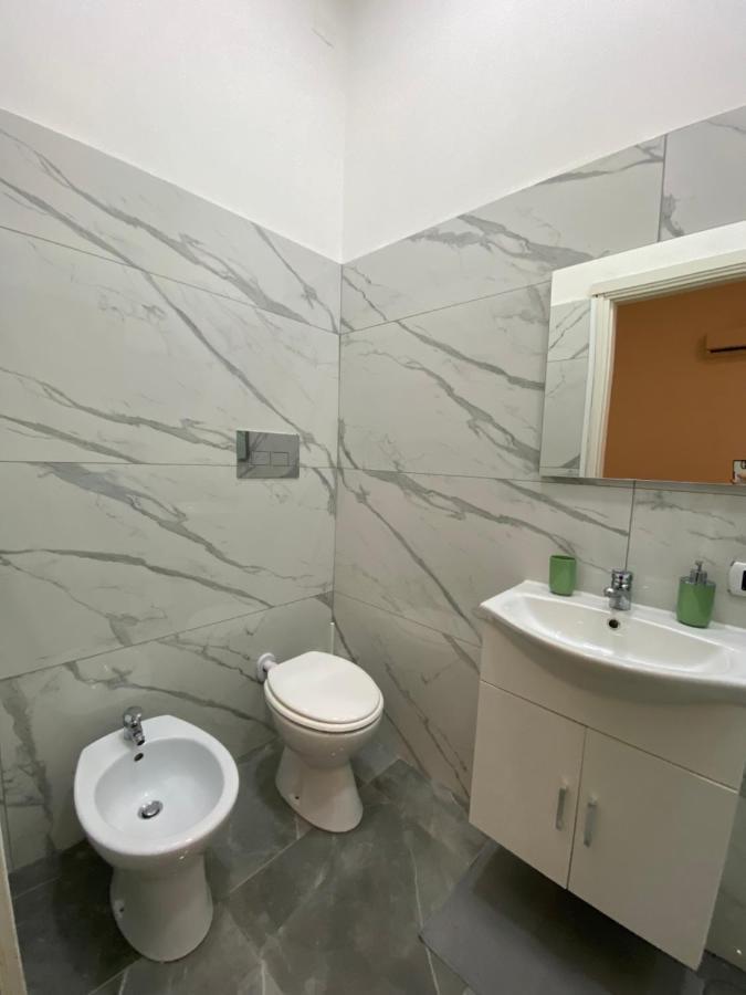 Bed and Breakfast Domus Luigi Leone II à Naples Extérieur photo