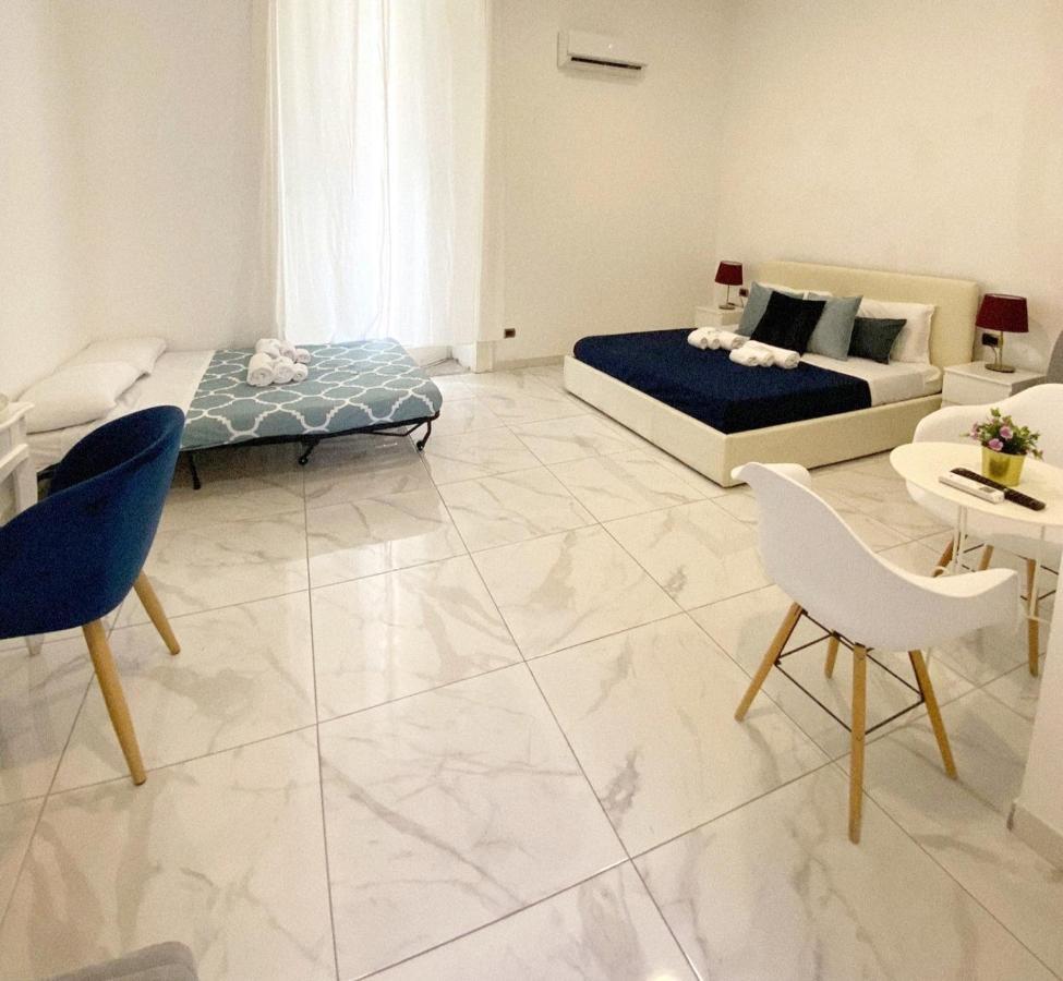 Bed and Breakfast Domus Luigi Leone II à Naples Extérieur photo