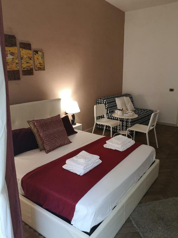 Bed and Breakfast Domus Luigi Leone II à Naples Extérieur photo