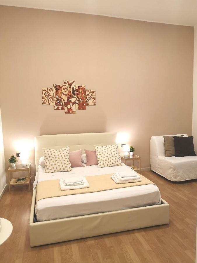 Bed and Breakfast Domus Luigi Leone II à Naples Extérieur photo