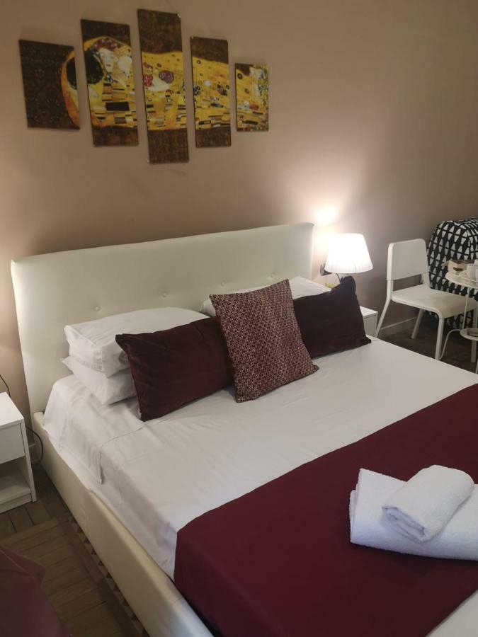 Bed and Breakfast Domus Luigi Leone II à Naples Extérieur photo
