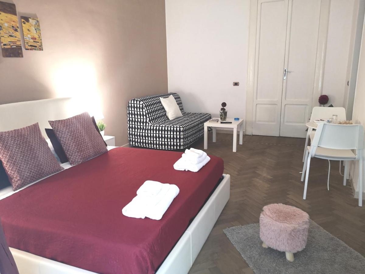 Bed and Breakfast Domus Luigi Leone II à Naples Extérieur photo