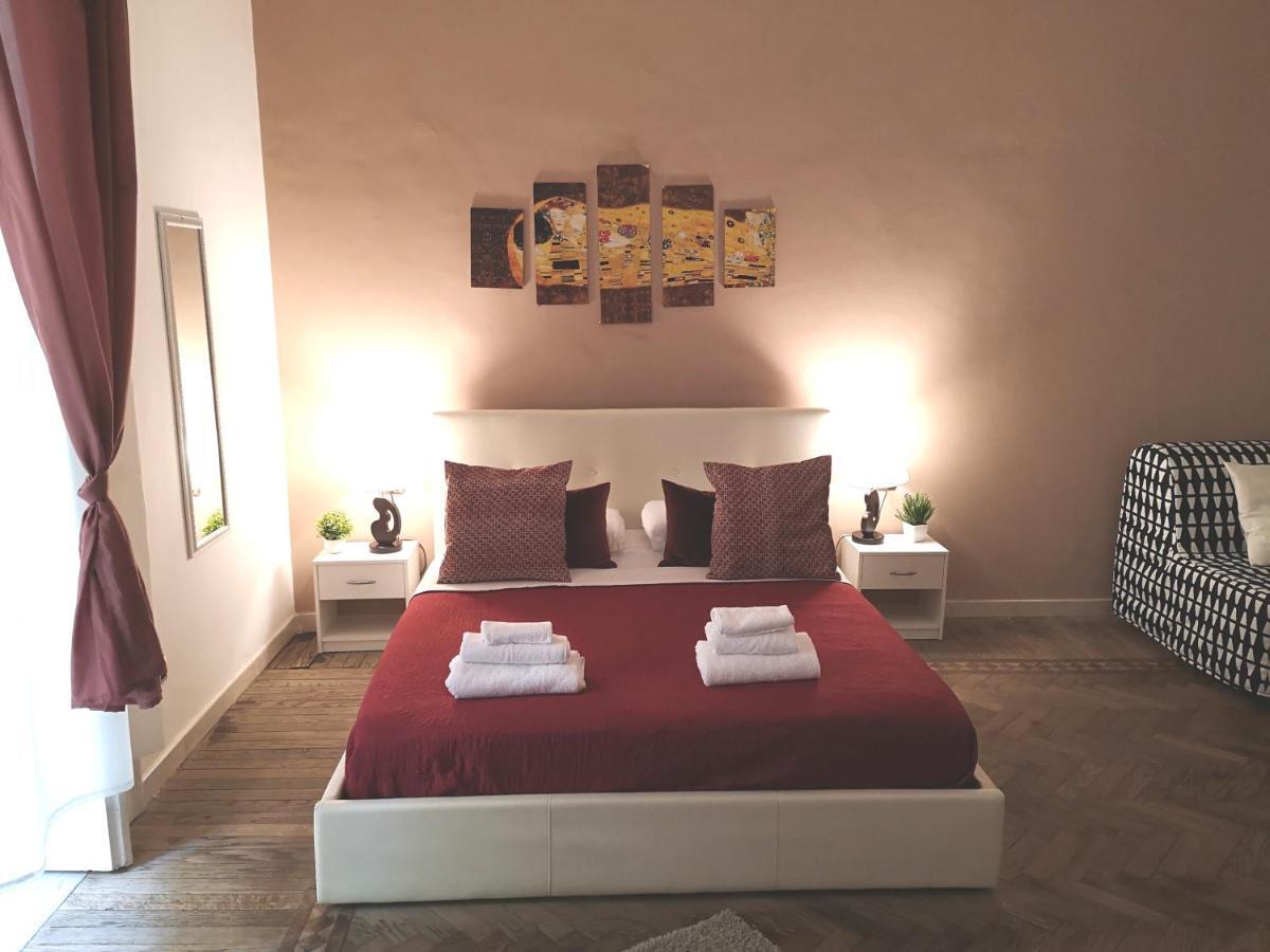 Bed and Breakfast Domus Luigi Leone II à Naples Extérieur photo